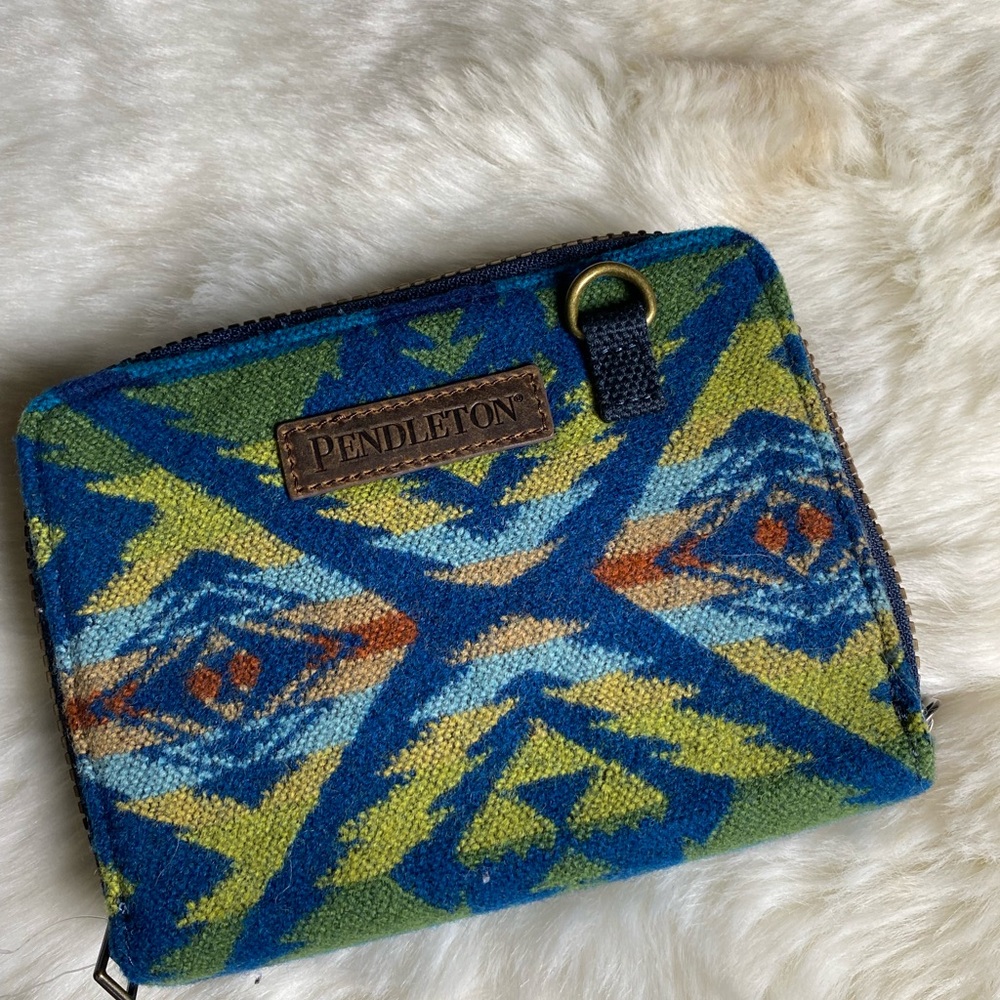 PENDLETON “DIAMOND DESERT “. CROSSBODY ORGANIZER PURSE G1